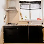Apartment 1br Modern View Near Museums & Tram Amsterdam