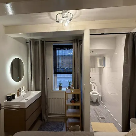 Rembrandtplein Retreat Luxury 1Br Steps From Tuschinski With View Appartement Amsterdam